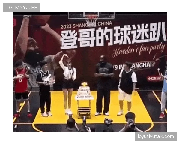 哈登这训练餐吃得比我的外卖还素,真就靠喝水拿顶薪? 哈登这训练餐吃得比我的外卖还素,真就靠喝水拿顶薪?