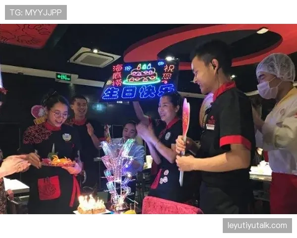 费钰婷随手拎的那个包能付我半年房租,心态崩 费钰婷随手拎的那个包能付我半年房租,心态崩